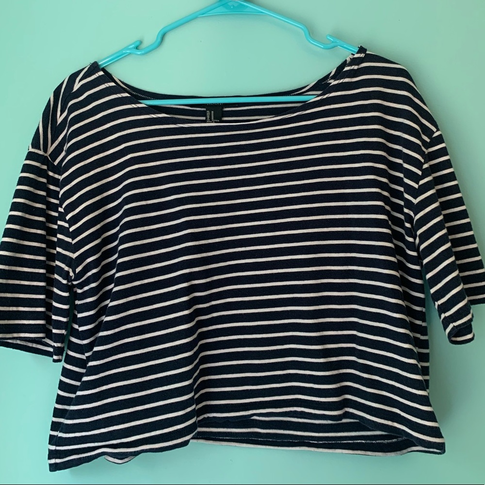 CUTE STRIPED CROP TOP!